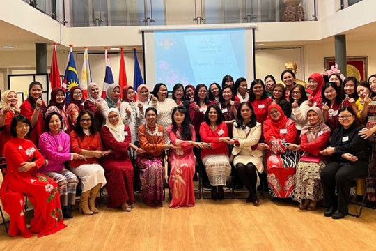 Kết nối văn hóa ASEAN-Hà Lan qua sản phẩm dệt may truyền thống