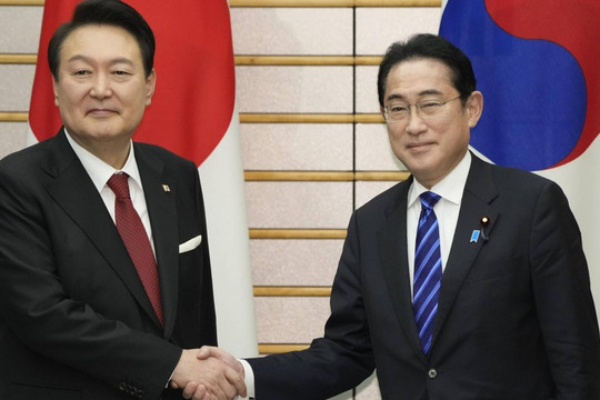 Thủ tướng Nhật Bản thăm Hàn Quốc lần đầu tiên sau 12 năm