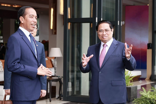 ASEAN 42: Thủ tướng Phạm Minh Chính gặp Tổng thống Indonesia Joko Widodo