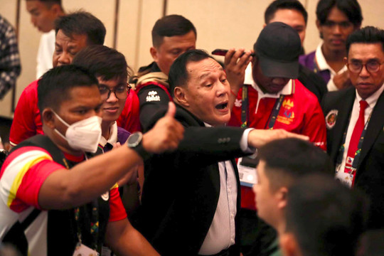 SEA Games 32: Náo loạn võ đài Pencak Silat, đội Indonesia xô xát với Việt Nam