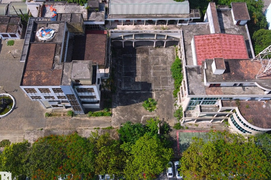 Hàng loạt trụ sở cũ bỏ hoang trên đại lộ đẹp nhất Thanh Hóa