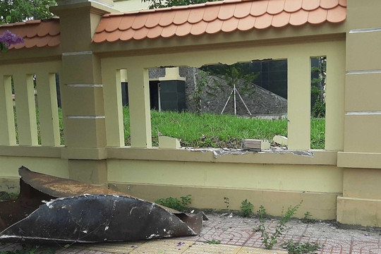 Nổ bồn sắt làm vỡ tường của VKSND tỉnh Vĩnh Long