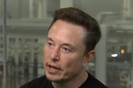 Elon Musk bị chỉ trích đạo đức giả vì phát ngôn về làm việc xa