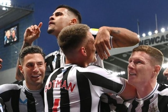 Newcastle trở lại Champions League sau 20 năm