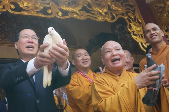 Chủ tịch nước: Tinh thần hộ quốc an dân của Phật Giáo ngày càng sáng ngời