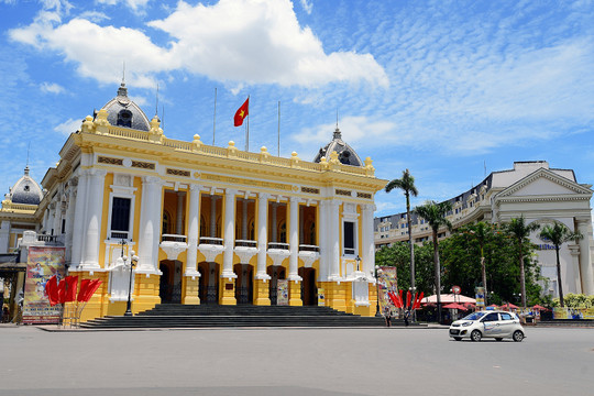 Cần cân nhắc kỹ khi xây nhà hát cạnh Nhà hát Lớn Hà Nội
