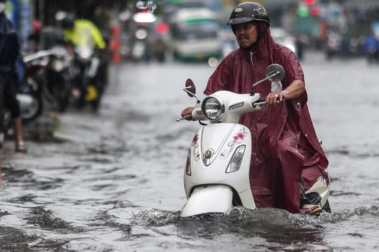 TPHCM có nguy cơ ngập một số tuyến đường vào chiều tối do mưa