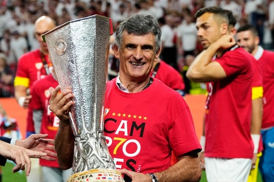HLV Sevilla tiết lộ bí quyết đánh bại AS Roma