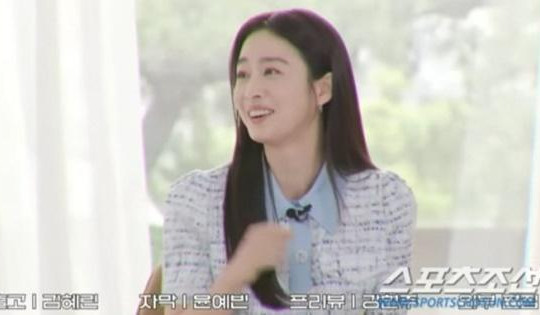 Kim Tae Hee thừa nhận khi chưa nổi tiếng vẫn được chú ý mỗi khi ra đường