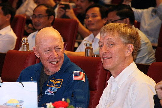 Tuần lễ NASA Việt Nam tại Bình Định: Trò chuyện cùng phi hành gia