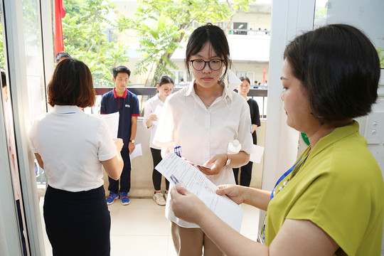 Thêm 1 thí sinh bị đình chỉ thi lớp 10 Hà Nội