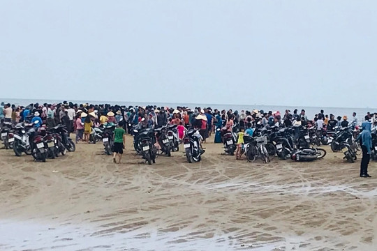 Tắm biển ở Thanh Hóa, 3 cháu bé đuối nước