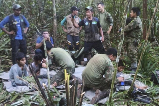 Colombia công bố video giải cứu 4 đứa trẻ trong rừng Amazon
