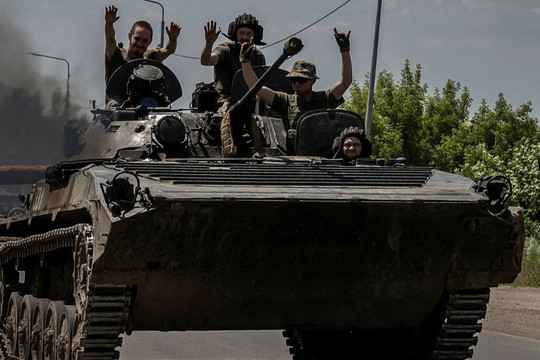 3 mũi quân Ukraine ồ ạt phản công, giành thêm lãnh thổ trước hỏa lực Nga