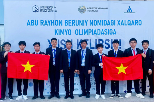 4 học sinh Việt Nam giành huy chương vàng Olympic Hoá học quốc tế