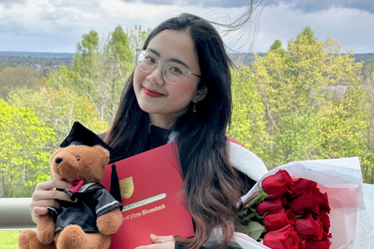 Đạt GPA tuyệt đối, nữ sinh Việt tốt nghiệp thủ khoa ngành Hóa dược tại Canada
