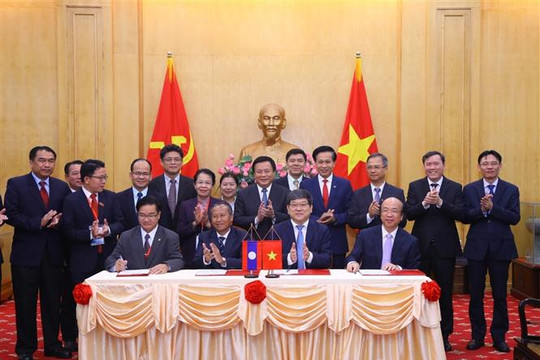 Tăng cường giao lưu, hợp tác khoa học giữa Việt Nam và Lào