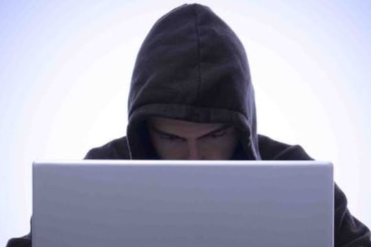 Hacker xâm nhập hệ thống ngân hàng chiếm đoạt 10 tỷ đồng