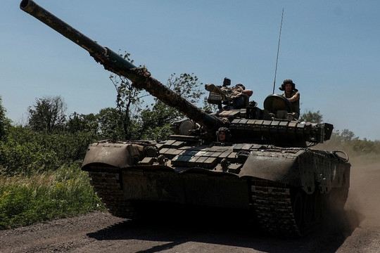 Ukraine chia quân phản công, Nga kháng cự quyết liệt giữ phòng tuyến