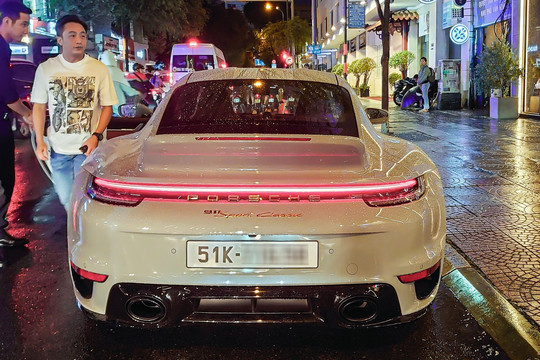 Cường Đô la dạo phố với Porsche 911 giá hơn 20 tỷ vừa mua