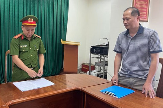 Bắt giữ 2 phó giám đốc trung tâm đăng kiểm ở Quảng Bình