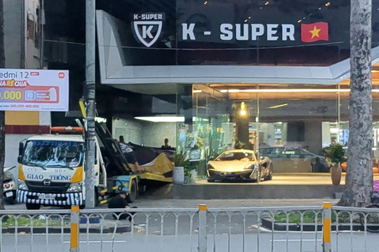 Dàn siêu xe tại showroom K-Super của Phan Công Khanh được di dời đi nơi khác