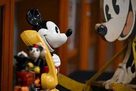 Diễn viên Bret Iwan lồng tiếng chuột Mickey: AI không thể thay thế