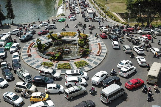 Đấu giá các bãi giữ xe ở Đà Lạt, thu về 25 tỷ đồng
