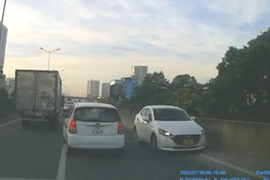 Hà Nội: Nữ tài xế 'liều mạng' đi ngược chiều đường Vành đai 3 trên cao