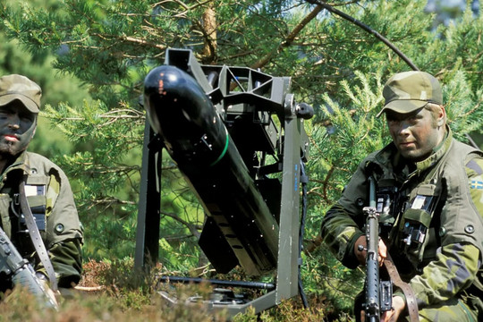 Hệ thống phòng thủ bờ biển RBS-17 của Thụy Điển với tên lửa “hỏa ngục” từ Mỹ