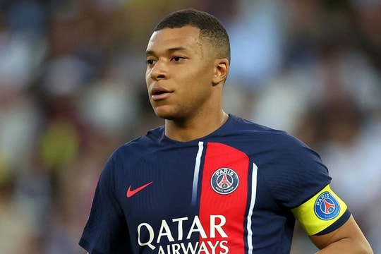 Động thái vô cùng bất ngờ của Kylian Mbappe giữa xung đột với PSG