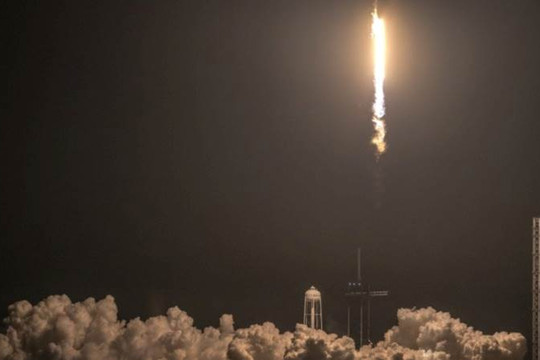 SpaceX phóng thêm 15 vệ tinh Starlink lên quỹ đạo của Trái đất