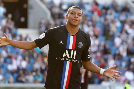 Kylian Mbappe ghi bàn và phản ứng gây sốc của PSG