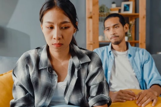 Lương thấp hơn, chồng vẫn đưa ra đề nghị khiến tôi khó chấp nhận