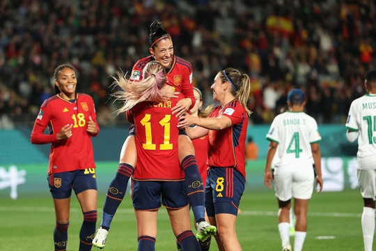 Tây Ban Nha thắng đậm Zambia, cùng Nhật Bản vào vòng 1/8 World Cup