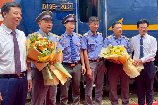 Chuyến tàu đầu tiên từ Thạch Gia Trang đến Hà Nội