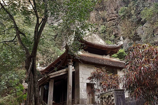 Ngôi chùa hơn 500 năm tuổi được mệnh danh 'Nam thiên đệ nhị động' ở Ninh Bình