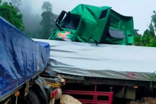 Vụ sạt lở ở Lào: Một tài xế người Việt tử vong, 6 người băng rừng về nước