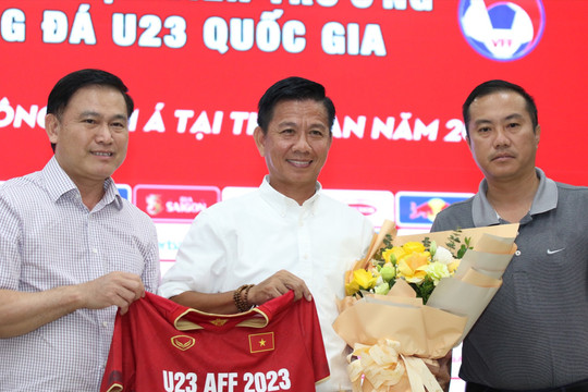 HLV Hoàng Anh Tuấn dẫn dắt U23 Việt Nam: Áp lực là giới thiệu cầu thủ lên đội tuyển quốc gia