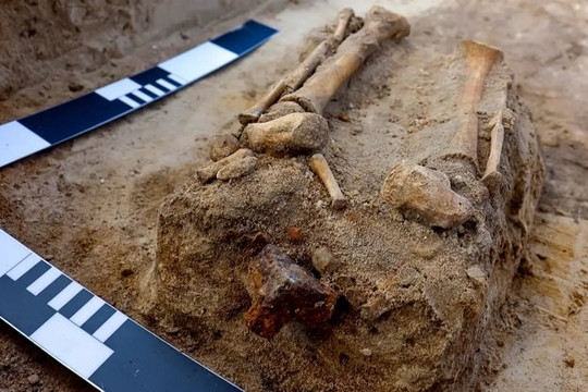 Hài cốt đứa trẻ ma ca rồng thế kỷ 17 được tìm thấy tại Ba Lan