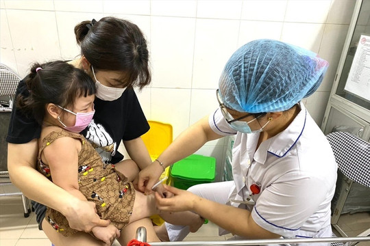 Phân bổ gần 200.000 liều vaccine 5 trong 1 miễn phí cho trẻ em