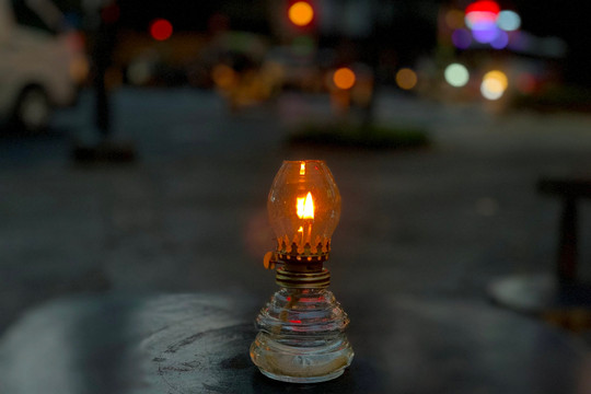 Góc đèn dầu: Nét cổ kính giữa Sài Gòn hiện đại