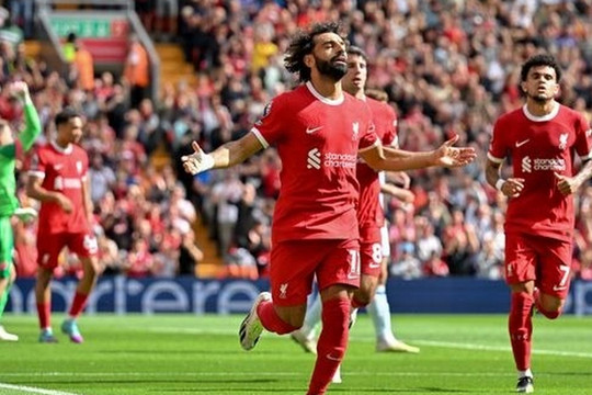 Mohamed Salah vượt kỷ lục ghi bàn của huyền thoại Steven Gerrard