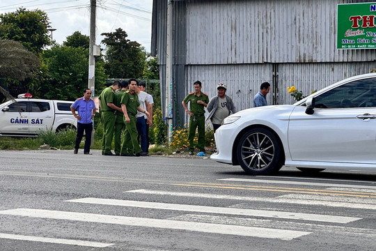 Truy bắt nam thanh niên đi xe máy chặn đầu ôtô, đâm 1 người tử vong ở Bình Thuận