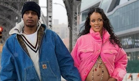 Ca sĩ tỷ phú Rihanna hạ sinh con thứ hai
