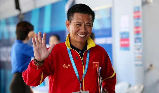HLV Hoàng Anh Tuấn: 'Tôi đã quên tình huống của Văn Trường, chỉ nghĩ tới U23 Malaysia'