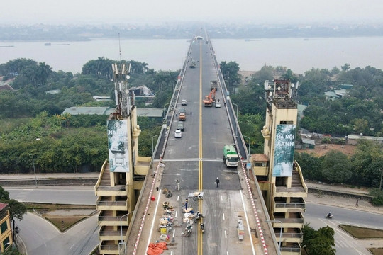 Cấm ô tô qua cầu Thăng Long trong 3 đêm để thử tải