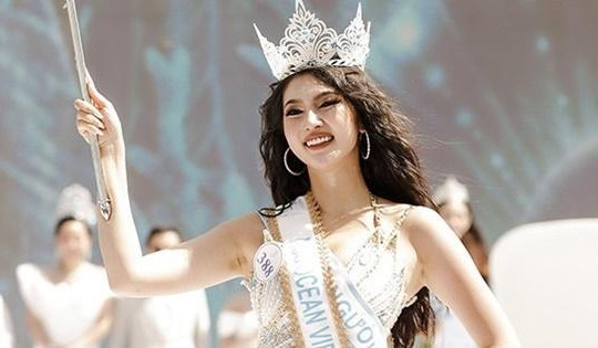 Cử nhân bằng giỏi Thu Uyên đăng quang Hoa hậu Đại dương Việt Nam 2023