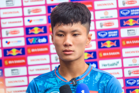 Tiền vệ U23 Việt Nam: Công Phượng dặn tôi nỗ lực và ghi điểm trong mắt huấn luyện viên Troussie