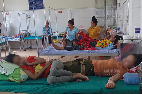 16 người ở Điện Biên phải cấp cứu nghi do uống nước nhiễm thuốc diệt cỏ